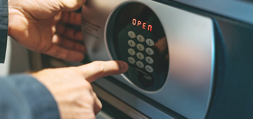 Cash Safe Openers in Oak Hills, California