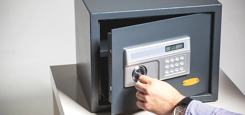 Jewelry Safe Unlocking Service in Oak Hills, California