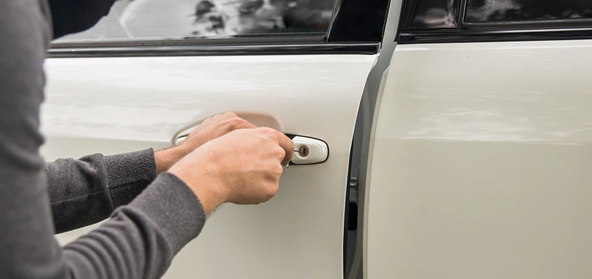 Unlock Car Door Service in Oak Hills, CA