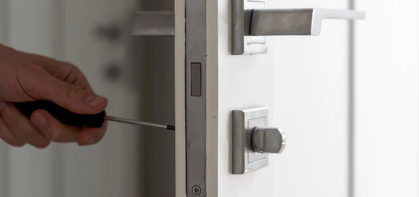 Key Programming Locksmith Open Now in Oak Hills, California
